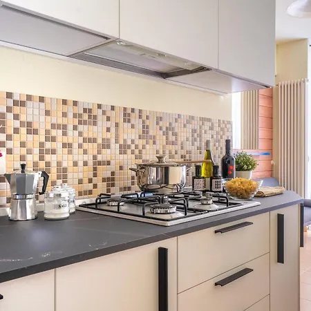 Universal Apartment *